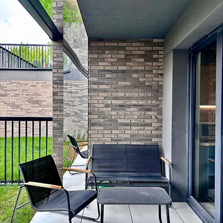 White Glove Artstay
